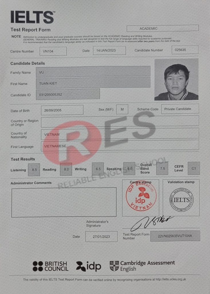 Trượt cấp 3 công lập - Đậu hai trường đại học nhờ bằng IELTS